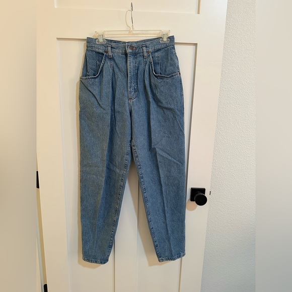 Lee Denim - Vintage Lee pleated tapered light wash rib cage mom jeans, high waisted, size 12